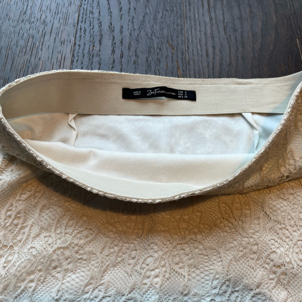 Lace Off-white fitted mini skirt Small Zara - Picture 10 of 16